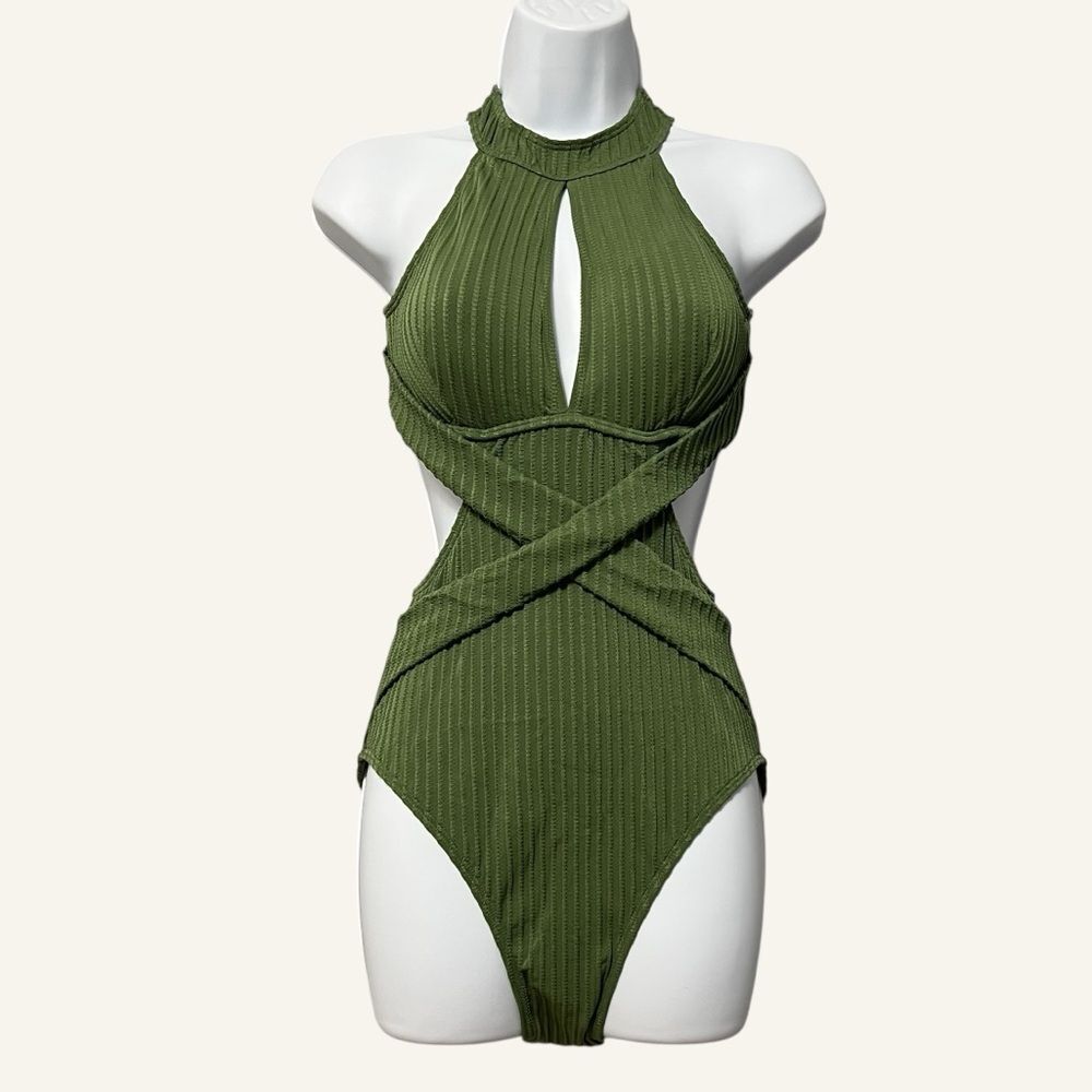 Cupshe High Neck Cutout Ribbed One Piece Swimsuit NWT Size Small Olive Green